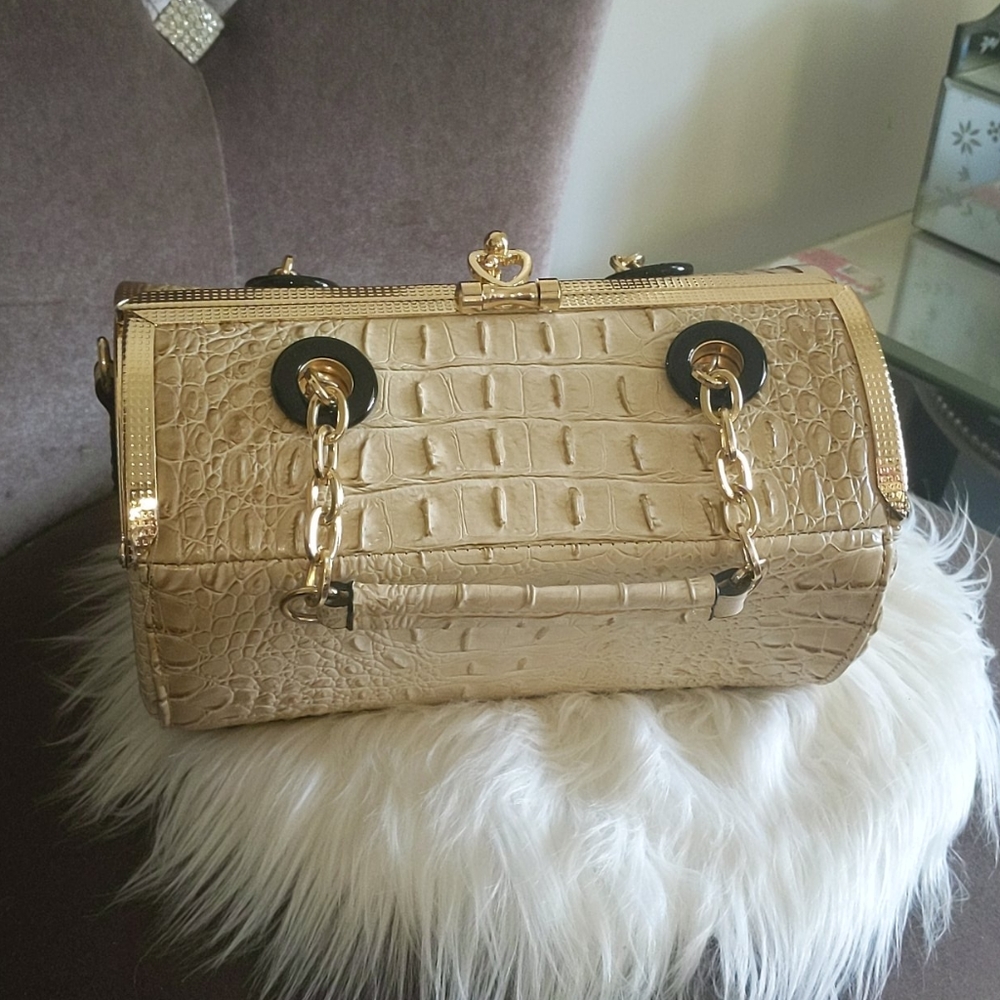 Bag - Picture 2 of 7